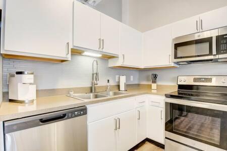 Cozysuites - 1Br With Direct Skybridge Access #1 Indianápolis Exterior foto
